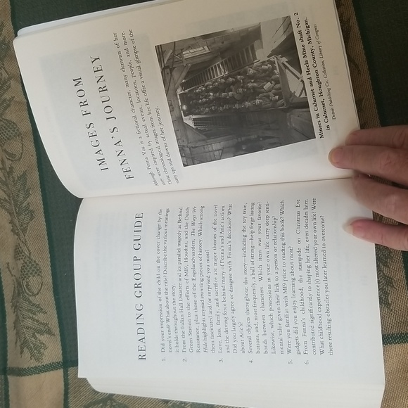 📚THE WAYS WE HIDE, NOVEL - Picture 6 of 9